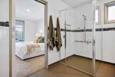 044_Open2view_ID911926-33A_Clydesdale_Avenue (Large)